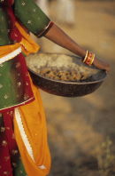 Cow dung woman, Pushkar